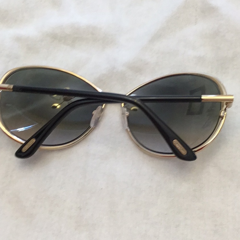 Tom Ford - Picture 3 of 3